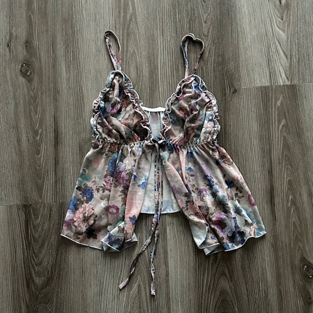 Floral Ruffled Sleeveless Top